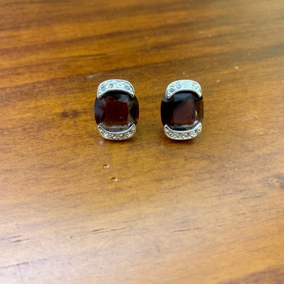 Vintage Monet faux garnet and diamond stud earrings - Picture 8 of 9